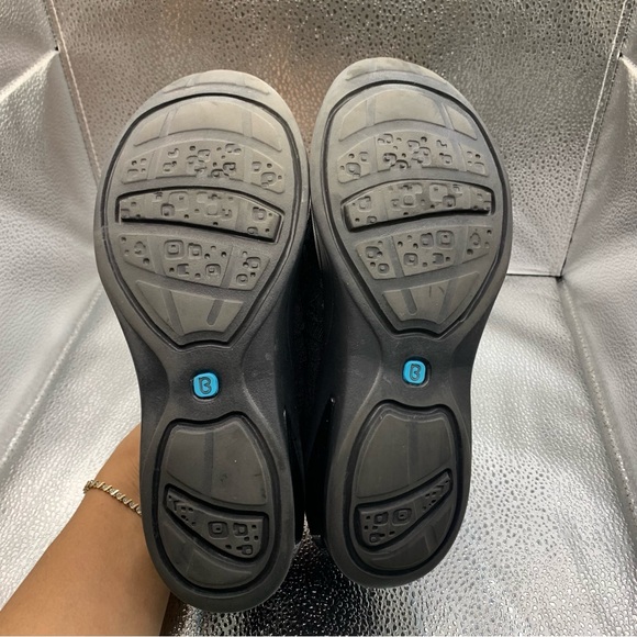 Bzees Slip-On Loafers with Forefoot Strap Detail - Nugget 7M black slip on F5 - Picture 8 of 9